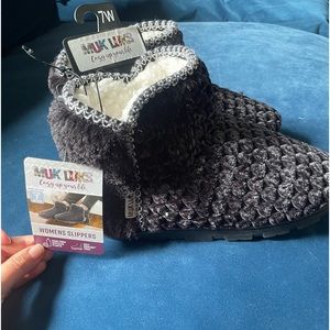 Muk Luks 7W cozy comfort foam women’s slippers black